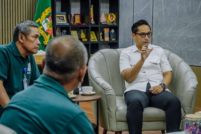
					Legenda PSMS Temui Rico Waas, Kebangkitan Sepak Bola Medan Dimulai