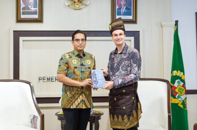 
					Rico Waas Tawarkan Peluang Investasi Finlandia, Proyek Sampah Jadi Listrik Jadi Andalan Medan