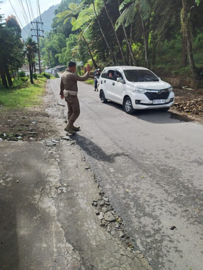 
					Satpol PP Sumut Ambil Alih Pengamanan Sidebuk Debuk, Patroli 24 Jam Berantas Pungli