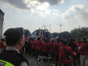 Video Mahasiswa UMY Kepung Pria Berkaus Hitam Viral, Ternyata Anggota Polisi