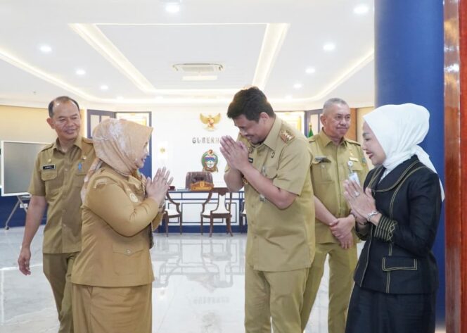 
					Mendagri Tunjuk Tiorita Surbakti sebagai Plt Bupati Langkat