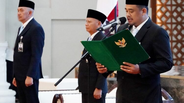 Bobby Nasution Lantik 8 Pejabat Eselon II, Tekankan Program yang Dongkrak Ekonomi Rakyat