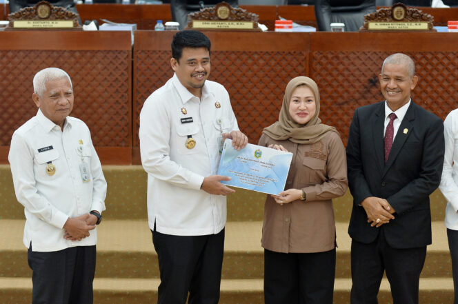 
					Bobby Sampaikan Ranperda Pertanggungjawaban APBD 2025, Pemprov Sumut Bukukan Surplus Rp521,494 Miliar
