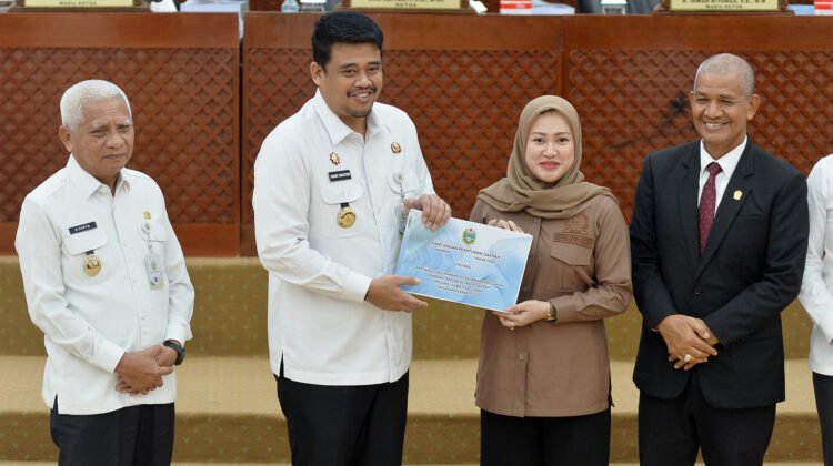 Bobby Sampaikan Ranperda Pertanggungjawaban APBD 2025, Pemprov Sumut Bukukan Surplus Rp521,494 Miliar