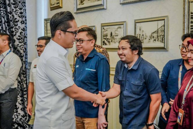 
					Rico Waas Ajak Dunia Usaha Gunakan Dana CSR Lindungi Pekerja Rentan
