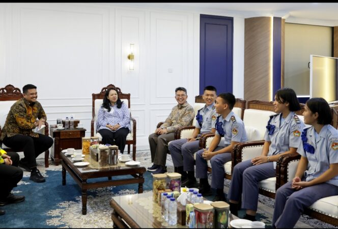 
					Bobby Apresiasi SMA Negeri 1 Matauli, Sekolah Negeri Pertama di Indonesia Raih Otorisasi IB Diploma Programme